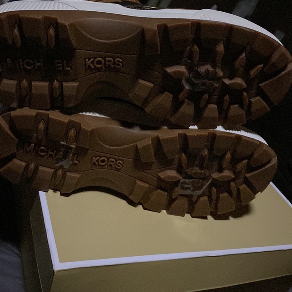 NIB Michael Kors Brooke Bootie - Picture 9 of 13